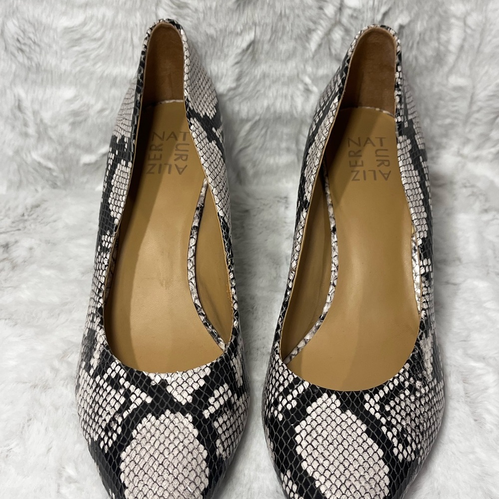 NATURALIZER EVIE - SIZE 10M - Black and Cream Snake Print Leather Pumps / Heels